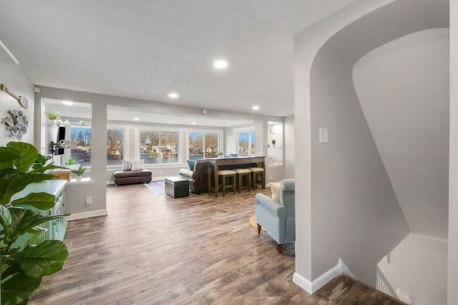 Foto del edificio - 3576 Portage Point Blvd