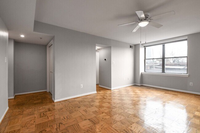 Photo - Available Now! 1 bed/ 1 bath in a light-fi... Apartment