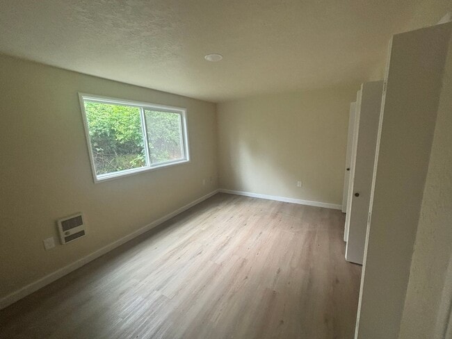 Building Photo - TN-0000