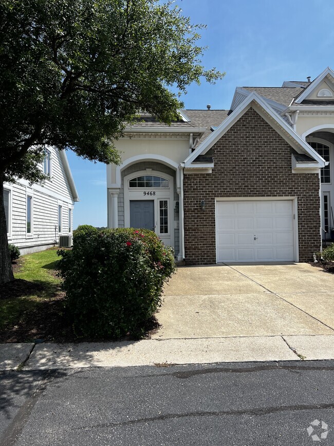 Building Photo - 9468 Bay Front Dr