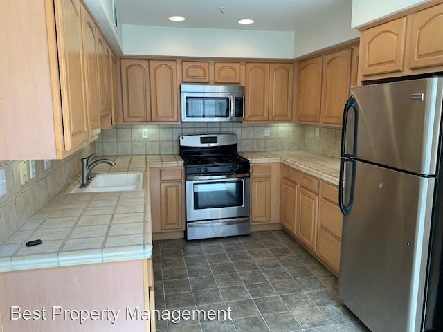 Building Photo - 3 br, 3 bath House - 1061 Avila Terraza