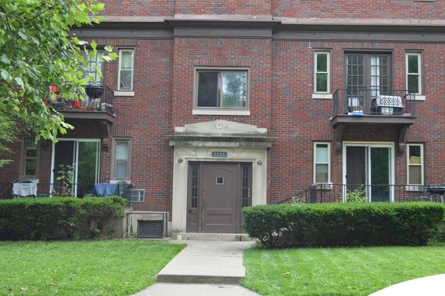 Building Photo - 910 Cumberland Ave