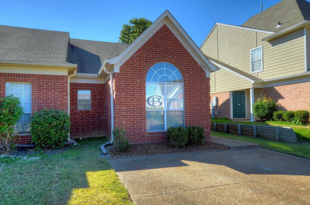 Primary Photo - 1481 Estacada Way