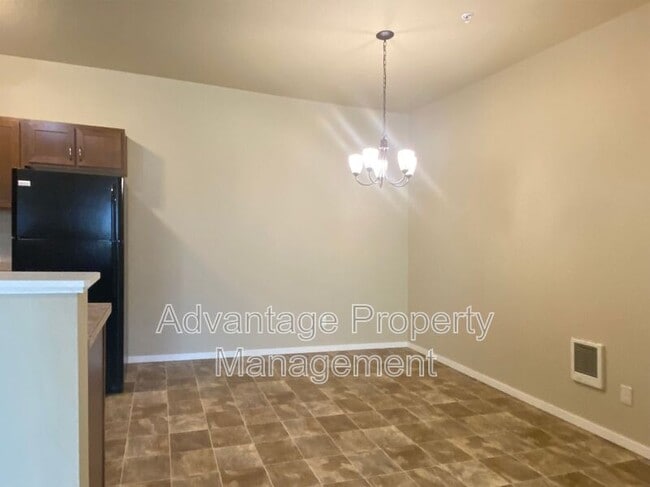 Building Photo - 515 N Catron Pl