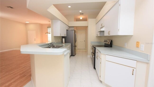 Building Photo - 7047 Hazeltine Cir