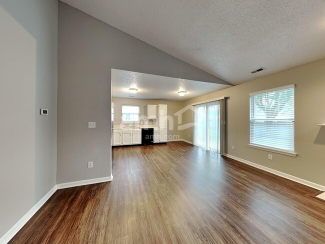 Foto del edificio - 17317 Pine Wood Ln