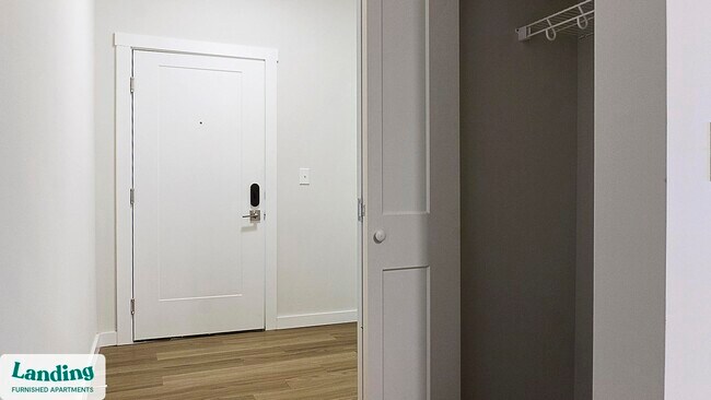 Foto del edificio - 9906 Runway Dr