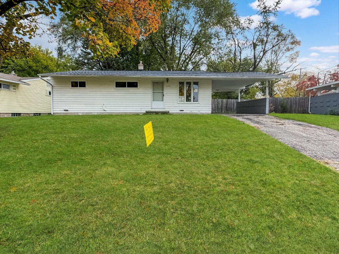 Foto principal - 4204 Northgate Dr NE