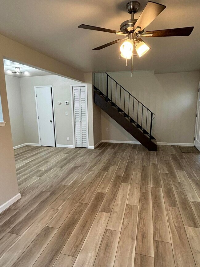 Building Photo - 1710 Scottsdale Way