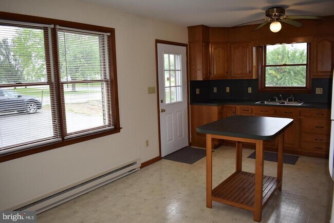 Foto del edificio - 9134 Letzburg Rd