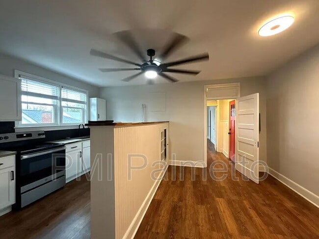 Building Photo - 502 1/2 State Street