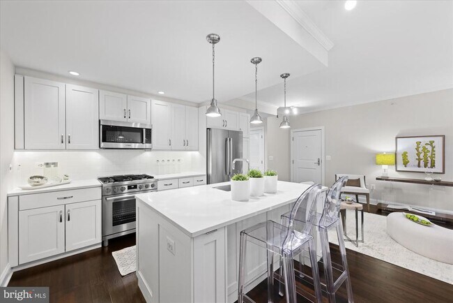 Foto del edificio - 4915 Hampden Ln