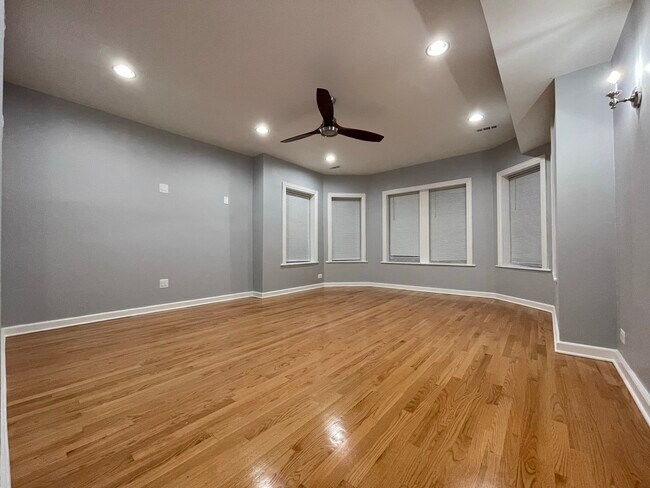Foto del edificio - 6326 N Rockwell St