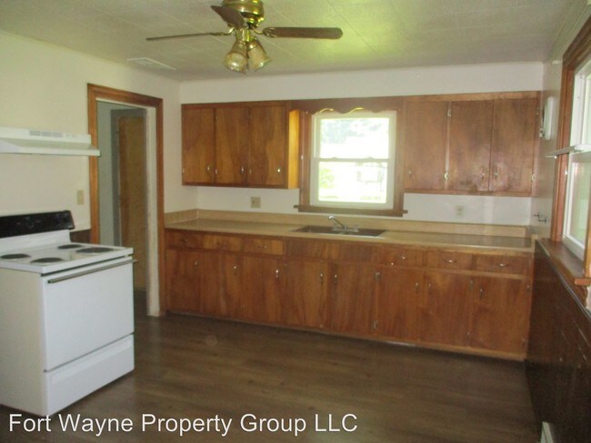 Building Photo - 2 br, 1 bath House - 2713 Waynedale Blvd