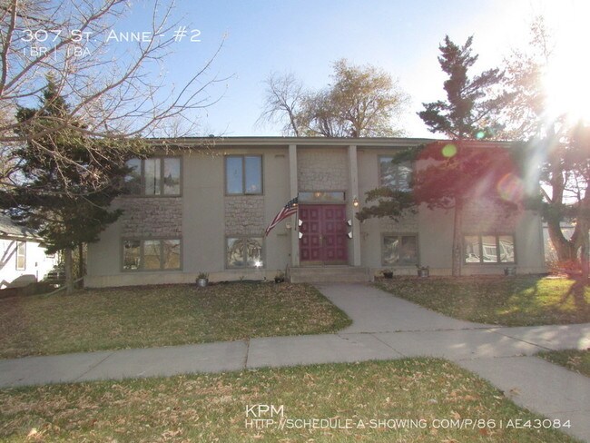 Building Photo - 307 St Anne St