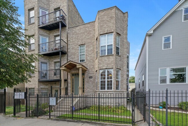 Building Photo - 3614 W Shakespeare Ave
