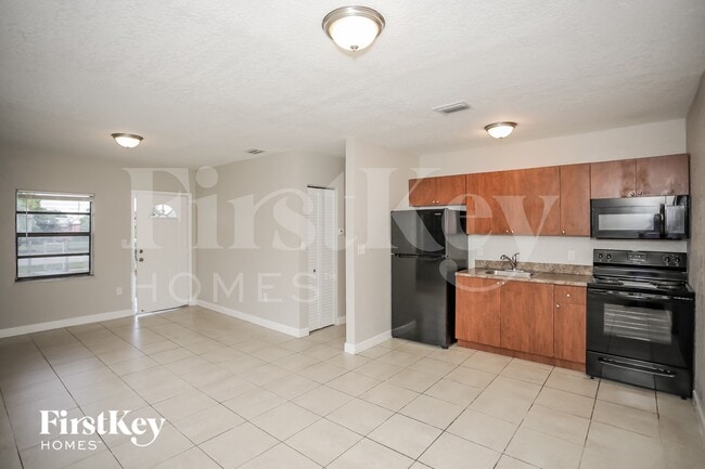 Foto del edificio - 14640 Tyler St