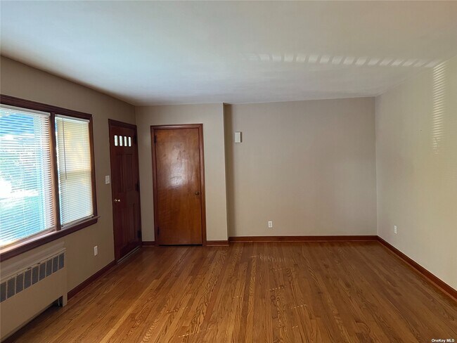 Building Photo - 38 Cromwell Pl