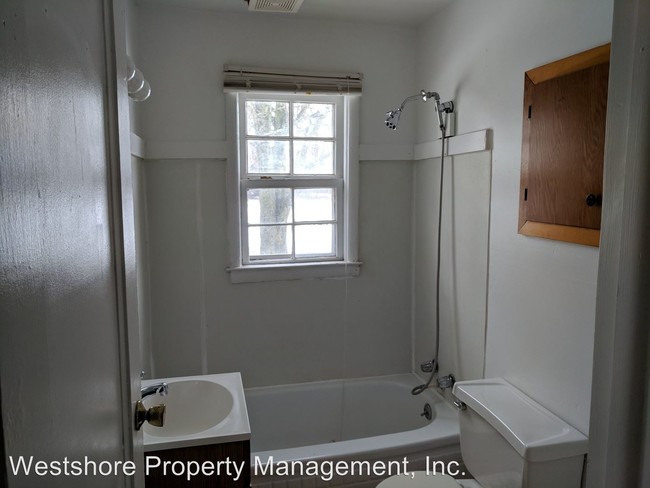 Foto del edificio - 2 br, 1 bath House - 736 S Wolf Lake Rd