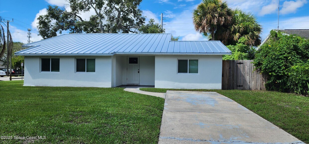 Foto principal - 1576 Avocado Ave