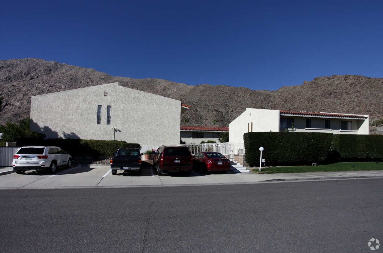 Primary Photo - Sunkist Villas