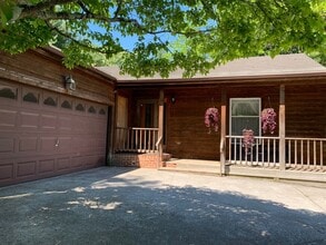 Building Photo - 1101 Horseshoe Ln