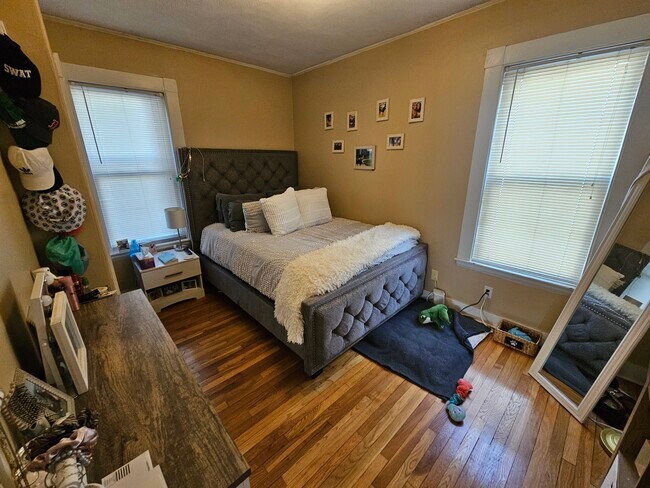 Building Photo - 23 Gorham St