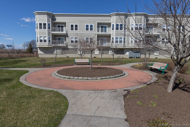 Foto del edificio - 300 Harbour Close