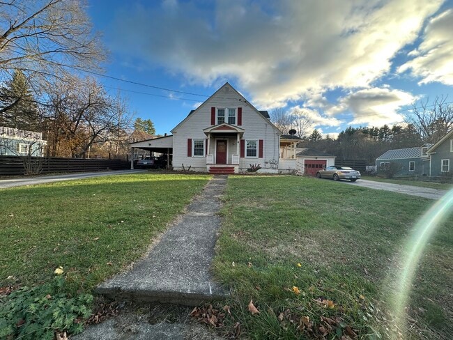 Building Photo - 4 Maple Ave