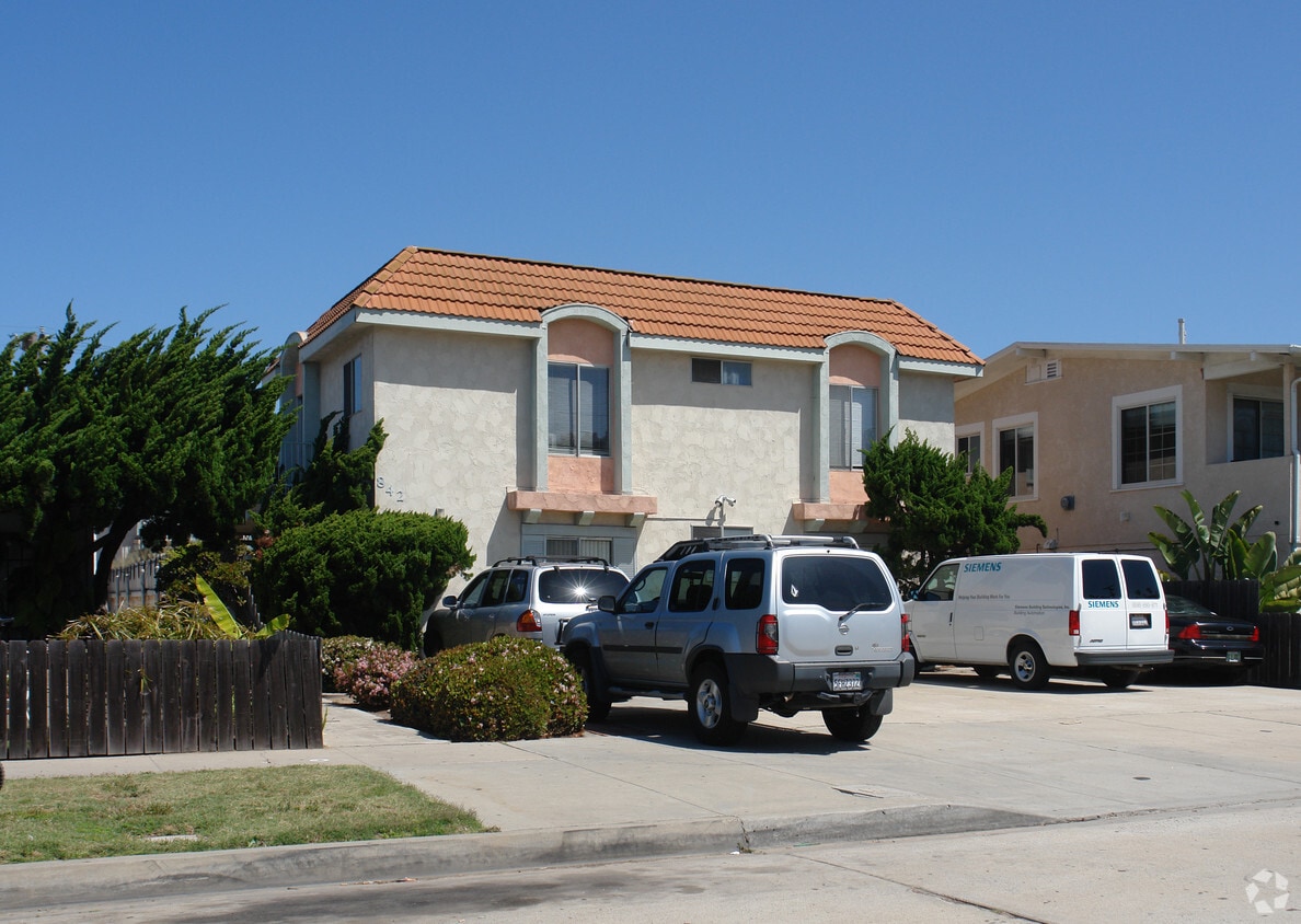 Primary Photo - 842 Reed Ave