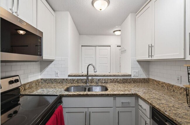 Foto del edificio - Newly Remodeled 2Bed 1Bath Townhome in Prior Lake!