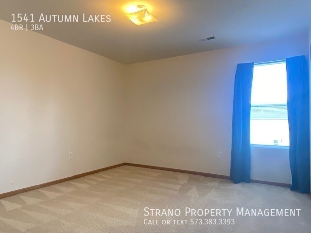 Building Photo - 1541 Autumn Lakes Ln
