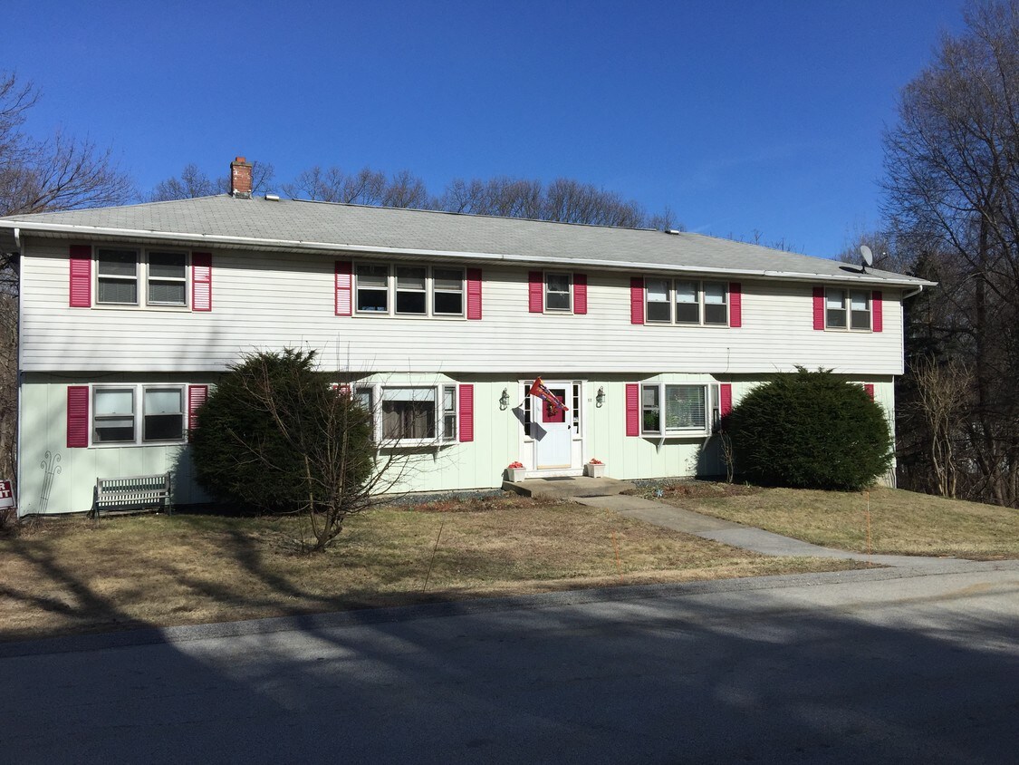 Exterior Front - 17 Springbrook Rd