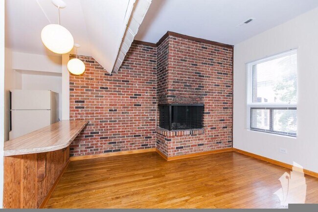 Foto del edificio - 875 W Lill Ave