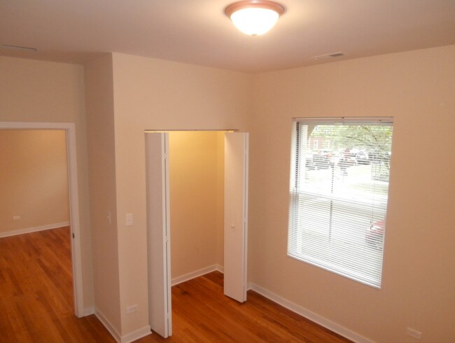 Foto del edificio - 6971 N Greenview Ave