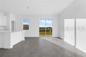 Building Photo - 3054 Chantilly Dr