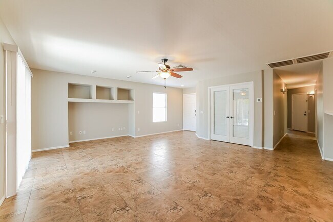 Building Photo - 2069 W Hayden Peak Dr