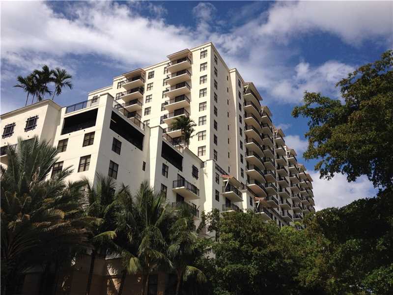 Foto principal - 888 Douglas Rd