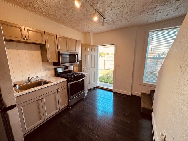 Foto del edificio - 212 W Hope Ave, One Bedroom House