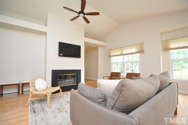 Building Photo - 304 Wax Myrtle Ct
