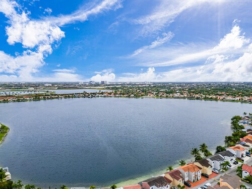 Foto del edificio - 12696 NW 10th Ln