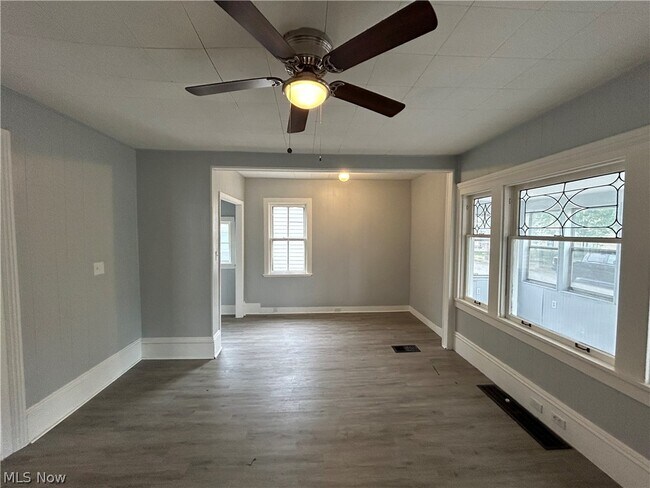 Foto del edificio - 3136 W 16th St