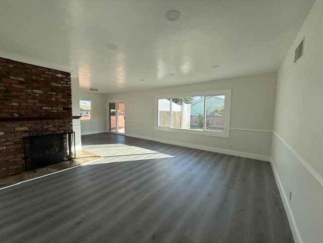 Foto del edificio - Updated Garden Grove One Story Home