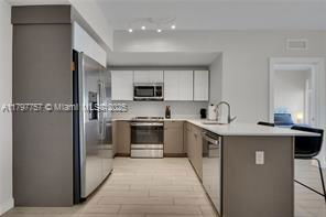 Foto principal - 321 NE 26th St