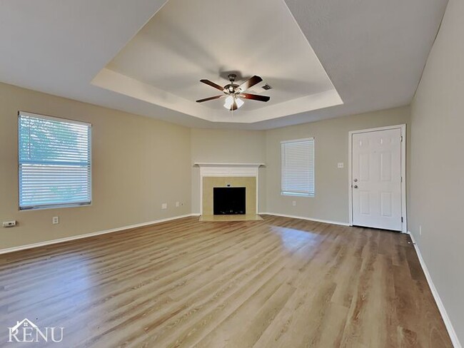 Foto del edificio - 10430 Ravenwood View Ln