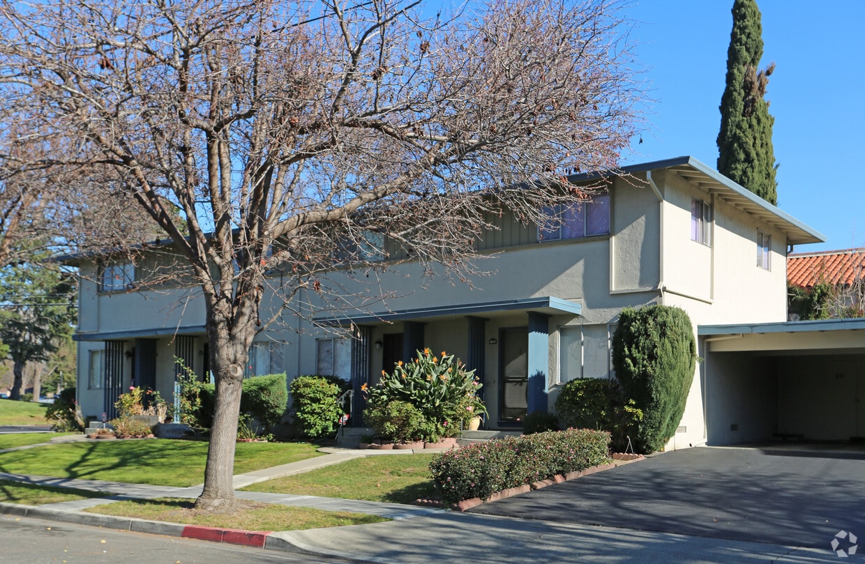 Building Photo - 400-404 Craven Ct
