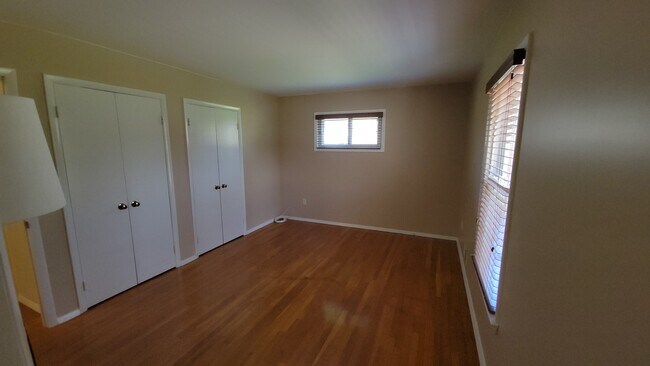 Building Photo - 7425 Bee Bee Dr