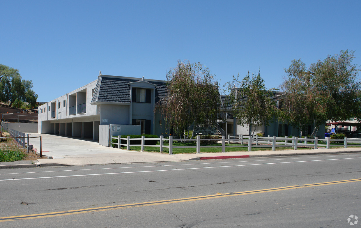 Foto principal - Poway Apartments