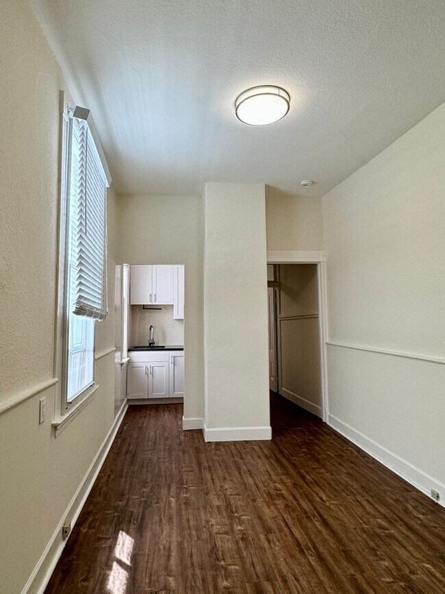 Building Photo - Heart of Pacific Heights|1 Bedroom Flat + ...