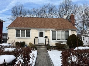 Building Photo - 201 Bennett Ave